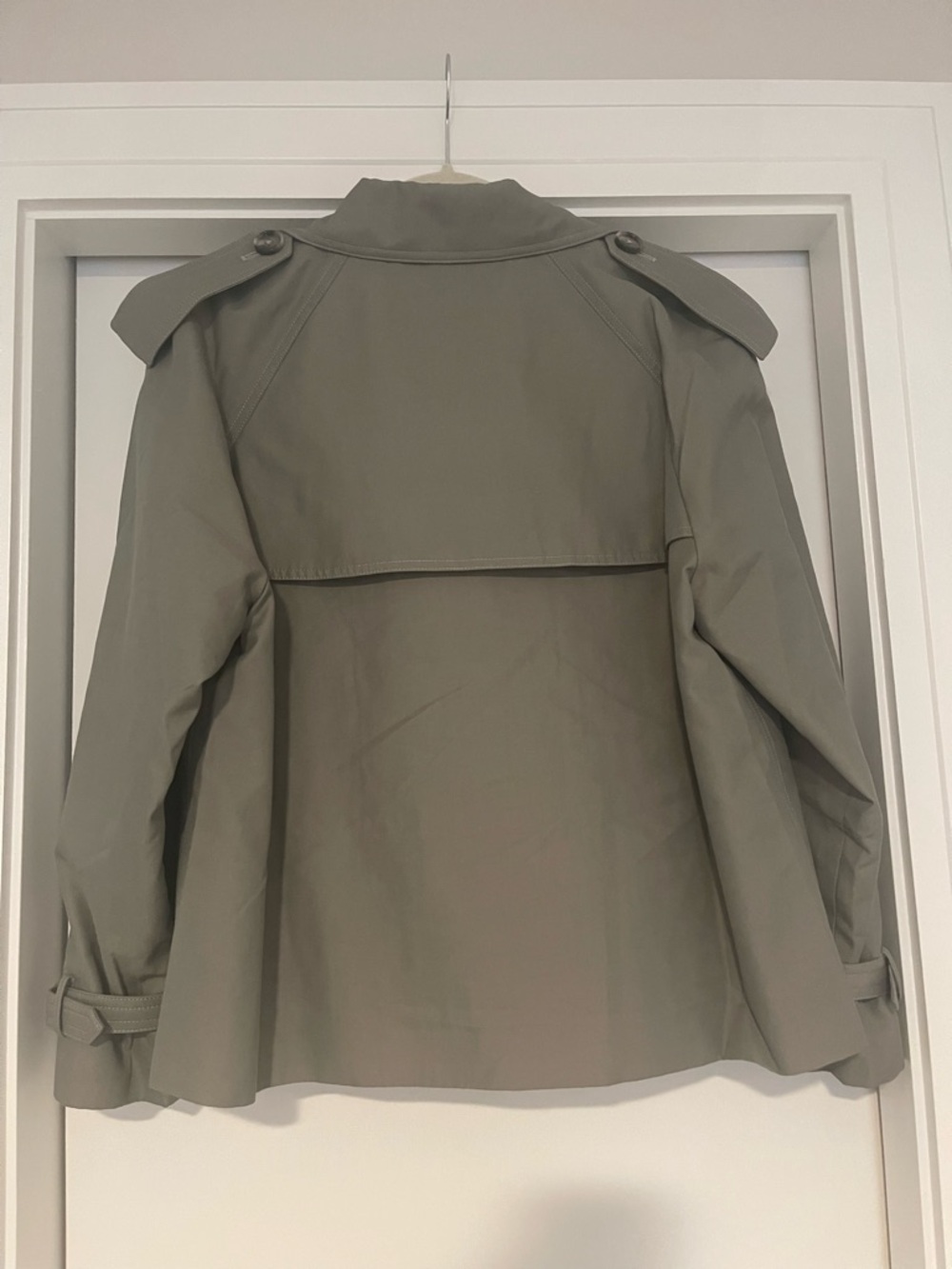 Burberry Olive Green Short Double-Breasted Trench Jacket - Picture 2 of 4